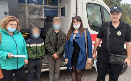 Путешествие несовершеннолетних автостоперов из Мариуполя в Киев завершилось в Харькове