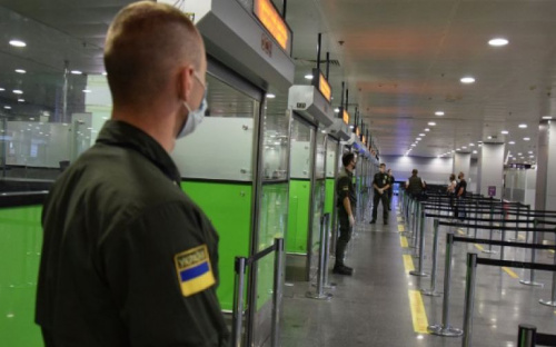 Как изменились правила въезда в Украину из-за нового штамма коронавируса «Омикрон»