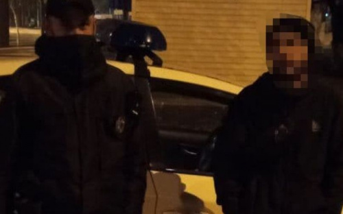 По ночному Мариуполю разгуливали трое мужчин с подозрительными веществами