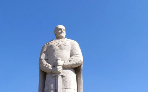 С площади Свободы в Мариуполе уберут Святослава. Куда перенесут князя? (ФОТО)