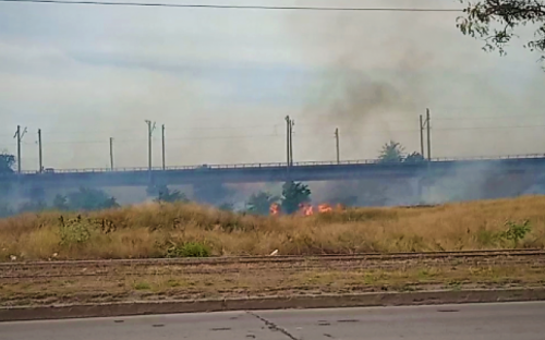 В Мариуполе у мусорного полигона - большой пожар