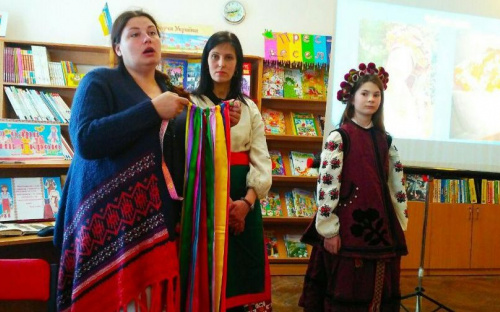 Мариупольчанкам показали, как выглядели настоящие украинки ХIХ-ХХ веков (ФОТОФАКТ)