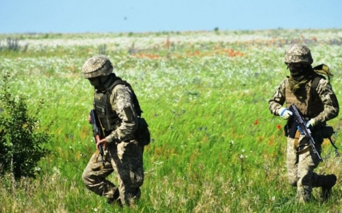 Накануне Дня Независимости боевики трижды открывали огонь в Донбассе