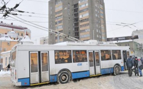 Из-за гололеда в Мариуполе пришлось ограничить движение троллейбусов