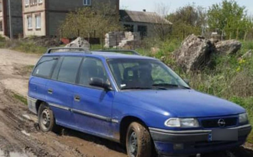 Мариупольский стронгмен Александр Лашин помог попавшему в беду водителю