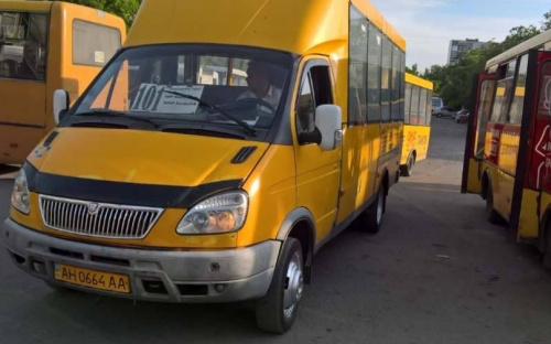 В Мариуполе из-за «убитого» состояния не выпустили на маршрут 12 автобусов (ФОТО)