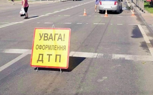 Не успела перейти дорогу на «зеленый». В Мариуполе погибла 94-летняя женщина