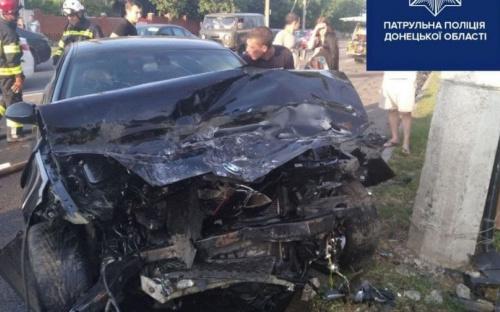 В Центральном районе Мариуполя жуткое ДТП: работают спасатели (ДОПОЛНЕНО)