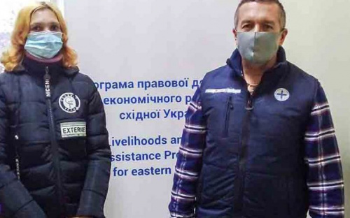 Одинокой матери с тремя детьми помогли благотворители из Мариуполя
