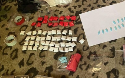Попался с поличным: у мариупольского наркодельца выявили психотропы на 188 тысяч гривен