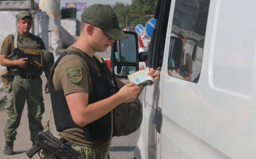 За неделю на КПВВ Донбасса предотвратили до полусотни правонарушений (ФОТО)