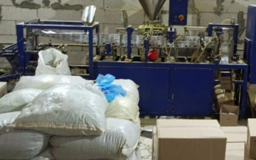 Продукты с фальшивыми наклейками, изготовленные в антисанитарии, сбывали в Донбассе