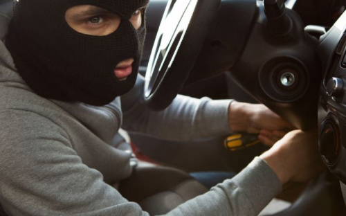 Пьяные мариупольцы хотели покататься на чужом автомобиле
