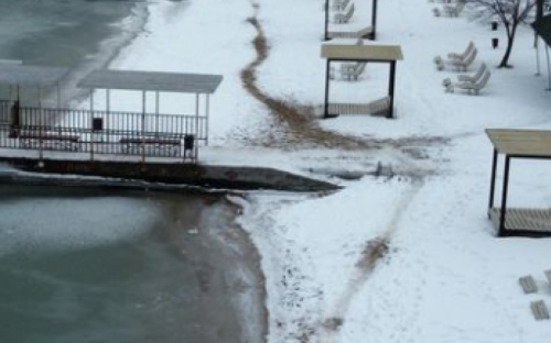 Обледеневшее мариупольское побережье показали с дрона