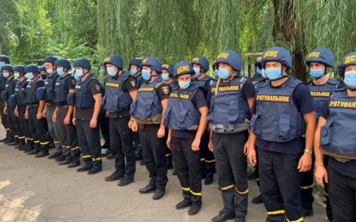 Полторы сотни спасателей со всей Украины восстановят пострадавшие от обстрелов дома на Донетчине