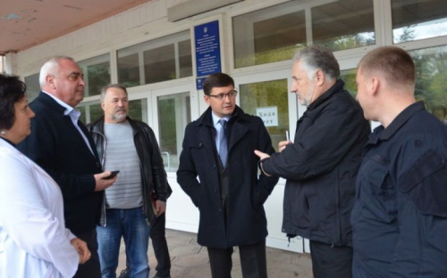 Павел Жебривский внес предложение в интерьер областной больницы в Мариуполе (ФОТО)