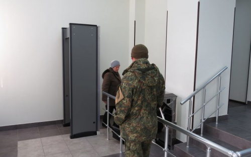 Горсовет Мариуполя переведён на новый режим безопасности после исчезновения строителей (ФОТОФАКТ)