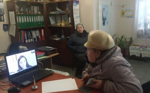 В Мариуполе очереди в Пенсионный фонд разгружают при помощи Skype (ФОТО)