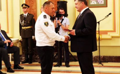 Петр Порошенко наградил полицейских Донецкой области (ФОТО)