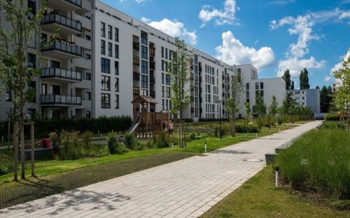 Двор без машин: в Мариуполе во дворах могут убрать хаотичную парковку