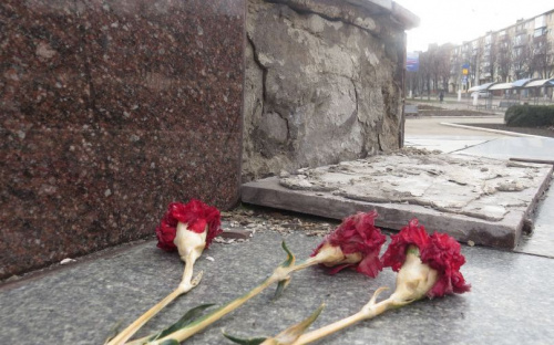 В Мариуполе разрушается памятник освободителям от нацизма (ФОТОФАКТ)