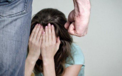 Звонок в полицию спас 13-летнюю мариупольчанку от домашнего тирана
