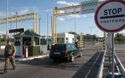 Пограничники под Мариуполем задержали мужчину, участвовавшего в незаконных формированиях (ВИДЕО)