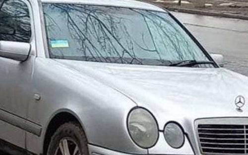 В Мариуполе «антикоррупционер» нарушает правила на дороге и хамит другим