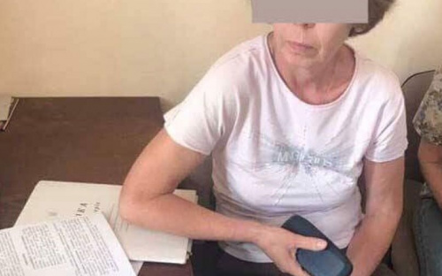 Cотрудниц мариупольского музея подозревают в незаконной передаче 52 картин в Крым