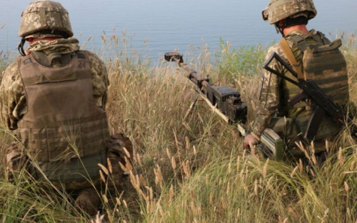 На Донбассе украинский военный получил ранение