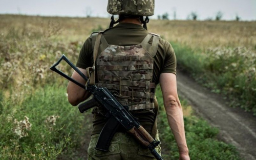 Боевики вели обстрелы под Мариуполем. Ранен украинский военный