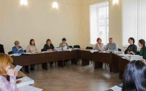 В Мариуполе выделили деньги на лечение детей и онкобольного
