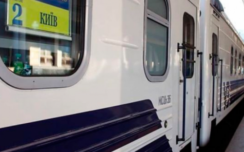 «Мариуполь-Киев» - в пятерке самых популярных поездов дальнего следования в Украине
