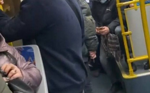 Мариупольского кондуктора, которая пыталась утихомирить пассажира с ножом, отблагодарят