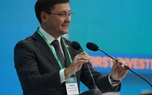 Мэр Мариуполя Вадим Бойченко защитил диссертацию