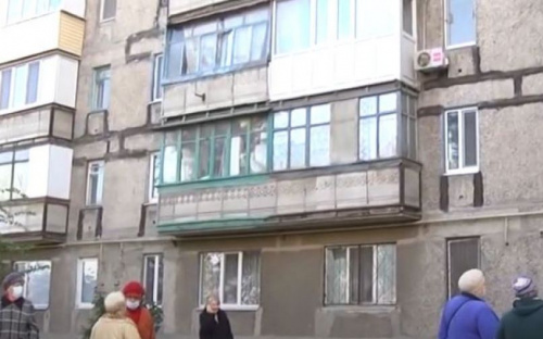 Жильцы мариупольской многоэтажки жалуются на отключения света в «шахматном порядке»