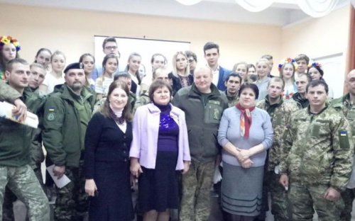 Мариупольские лицеисты четвертый год подряд проводят для военных благотворительную акцию (ФОТО)