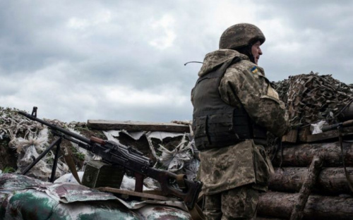 Под Мариуполем боевики стреляли из запрещенных минометов, в зоне ООС ранены двое военных