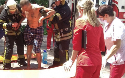 Во время пожара в мариупольском общежитии пострадал мужчина