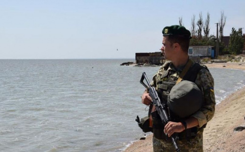 Морские пограничники предупредили мариупольцев об опасности на море