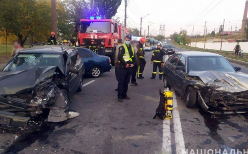 Тройное ДТП с пострадавшими: в Мариуполе ищут свидетелей аварии на Левобережье