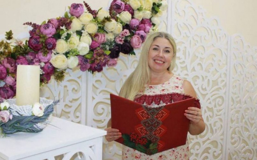 Торопливых влюбленных Мариуполя будут женить среди роз и свечей (ФОТО)