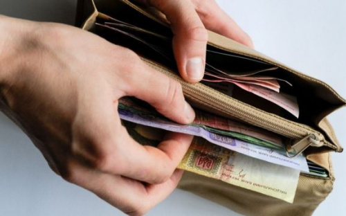 В Україні середня зарплата зросла до 16 тис. грн – як це вплине на пенсійні виплати
