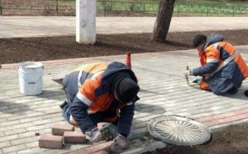 В Мариуполе обновляют тротуарное покрытие: где можно прогуляться с комфортом