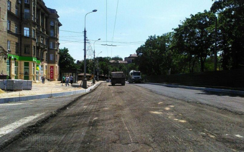 Театральное кольцо Мариуполя накроют «пирогом» асфальта в 20 см (ФОТО+ВИДЕО)