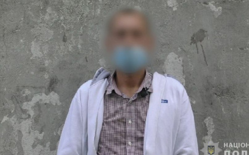 В Мариуполе неизвестный выхватил у мужчины телефон из рук