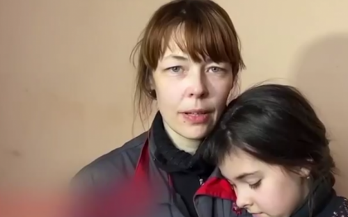 В Мариуполе семья «азовстальцев» самостоятельно вышла из убежища завода: что о них известно?