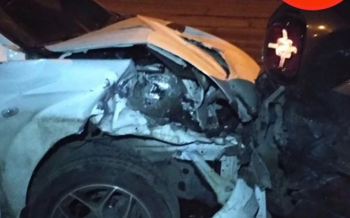 В Мариуполе припаркованный автомобиль попал в ДТП