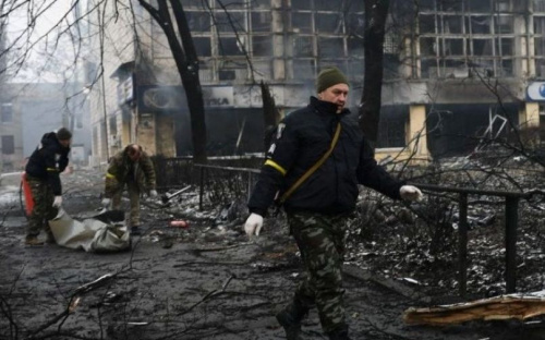 Украинские телеведущие призвали спасти Мариуполь