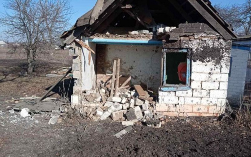 На Донетчине с начала суток из-за обстрелов боевиков повреждены пять домов